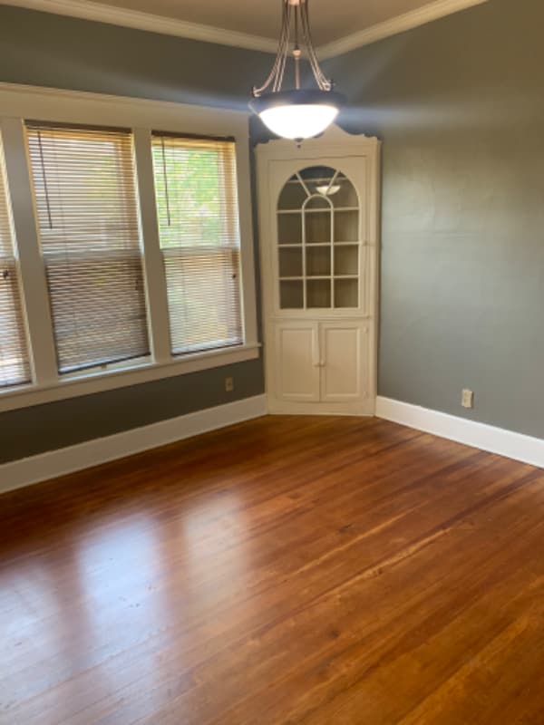 Building Photo - 533 E 9th St