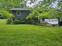 Building Photo - 400 Spring Lea Dr