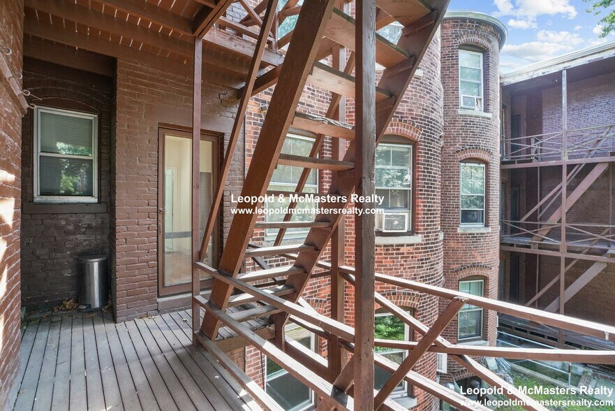 Building Photo - 36 Winchester St