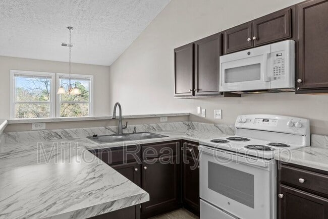 Building Photo - 6748 Willowbrook Dr