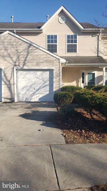 Building Photo - 6 Meadow Rue Ln