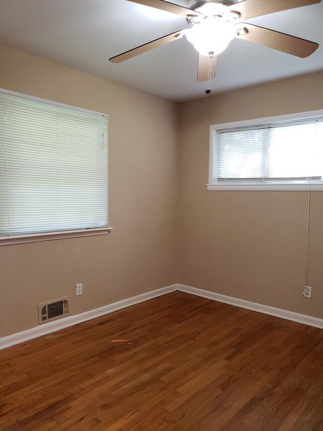 Building Photo - All On One Level - Sylvan Hills Ranch