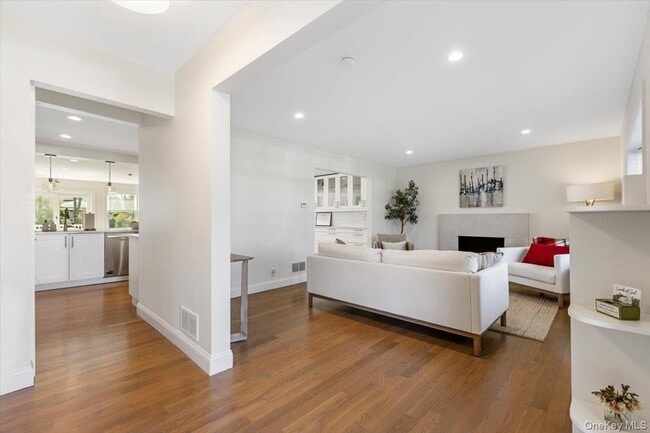 Building Photo - 34 Tuckahoe Ave