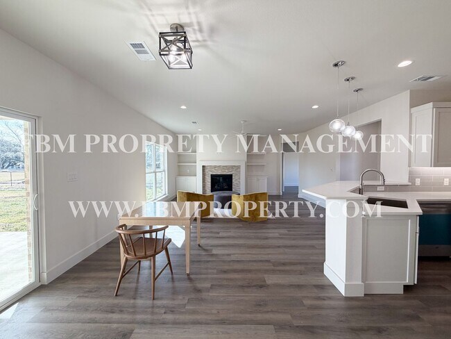 Building Photo - 903 Sunrise Ave