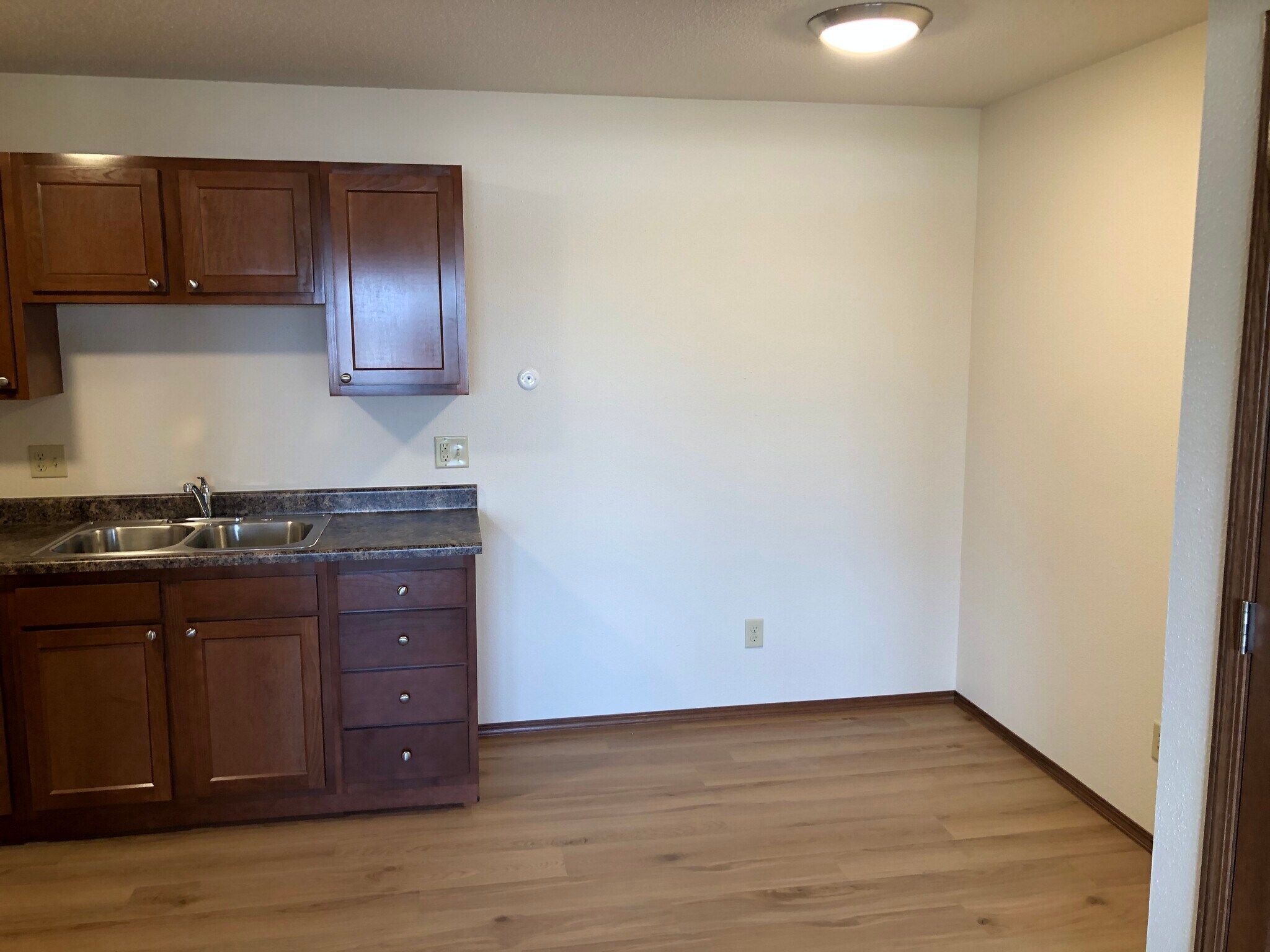 Building Photo - 3505 S West Ave