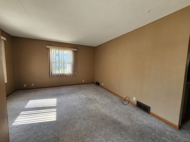 Building Photo - 506 Kimball Ave