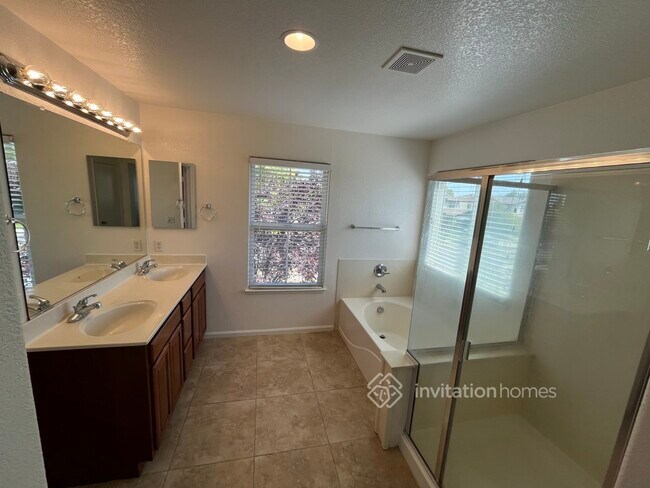 Building Photo - 1252 Paddington Way