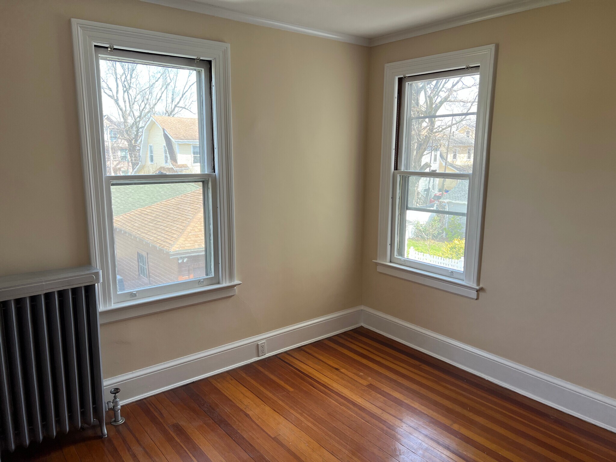 Building Photo - 1145 Boulevard