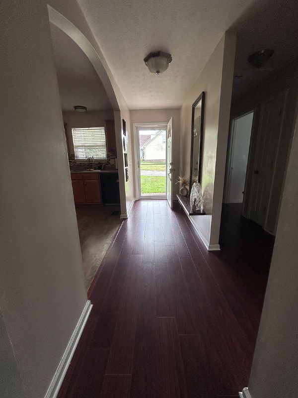 Building Photo - 1030 Woodland Dr