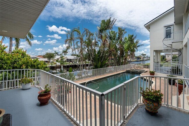 Building Photo - 202 George Rd SE