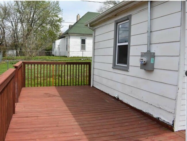 Building Photo - 2001 Mitchell Ave