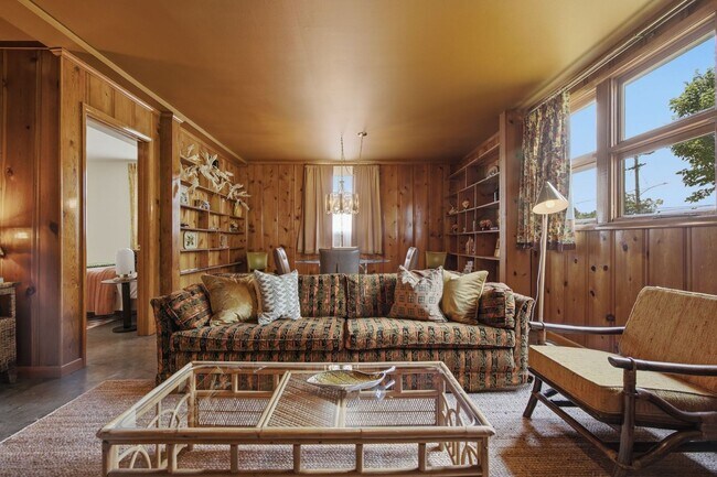 Building Photo - 5028 Danby Dr
