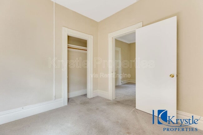 Building Photo - 711 1/2 Carolina St