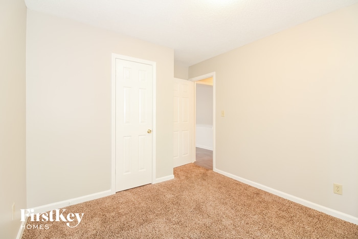 Building Photo - 4630 Sandy Park Dr