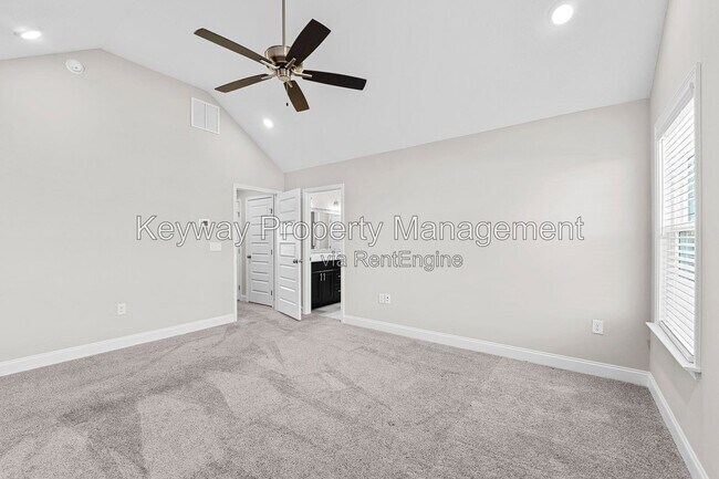 Building Photo - 3217 Venetian Dr