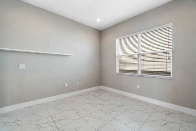 Building Photo - 15380 Blue River Rd