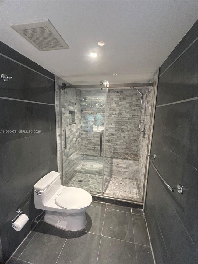 Building Photo - 801 N Venetian Dr