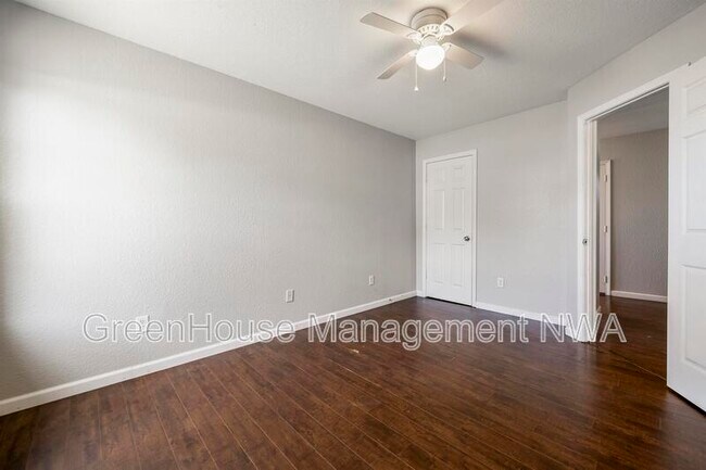 Building Photo - 520 Dewberry Ln
