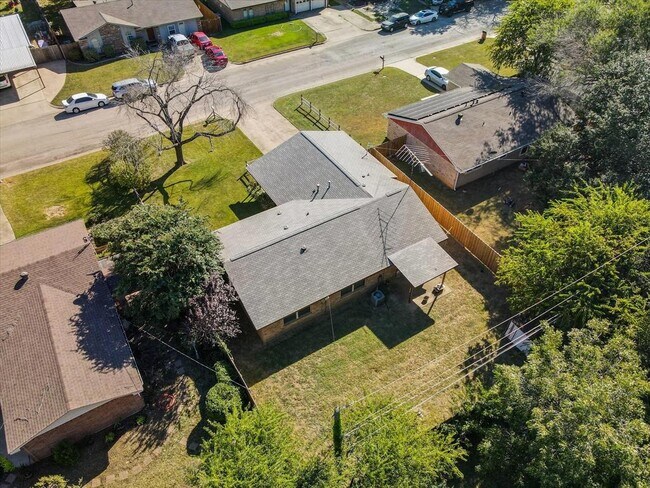 Building Photo - 3507 Hummingbird Ln