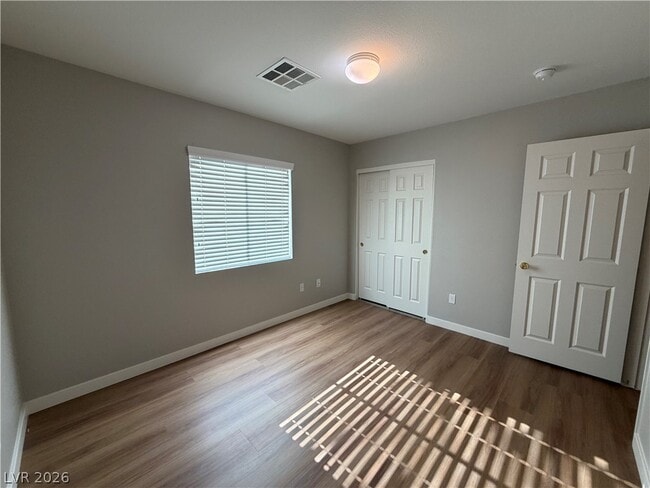 Building Photo - 2139 Meadow Green Ave