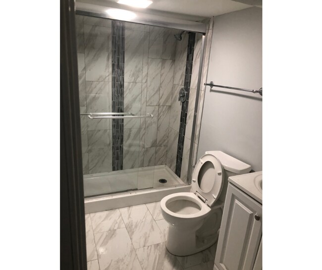 Building Photo - 3832 Cottage Ave