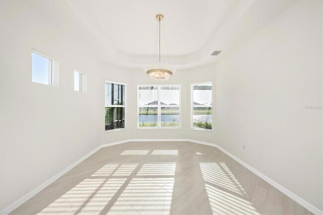 Building Photo - 12655 Wellen Golf St
