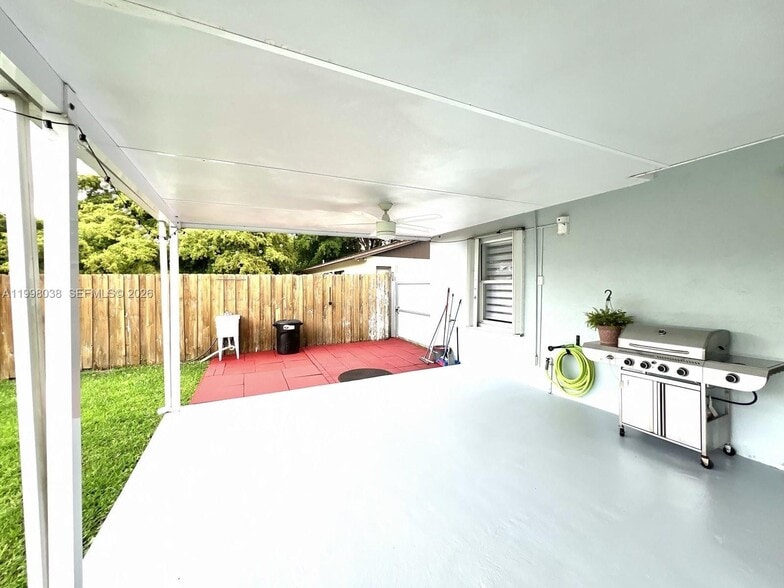 Building Photo - 1361 N Fieldlark Ln