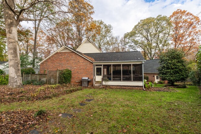 Building Photo - Charming Charleston Style 3-Bedroom Home w...