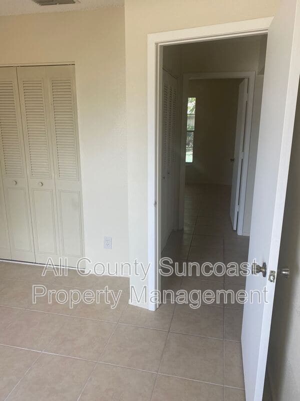 Building Photo - 2636 Orangewood Ct