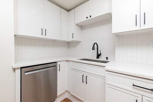 Building Photo - 77 Princeton St