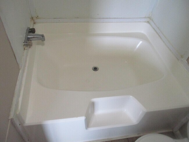 Building Photo - 403 Debbie St