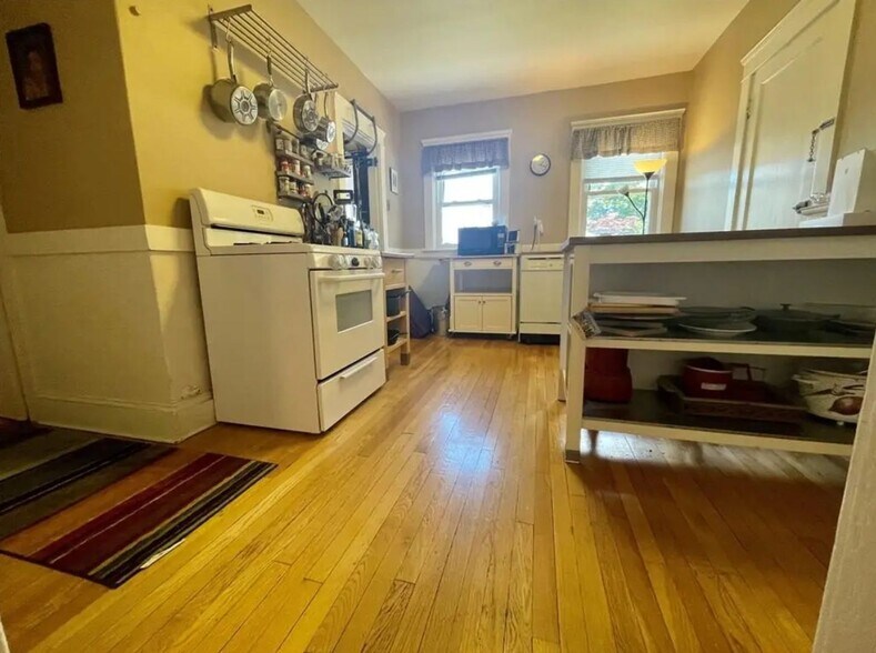 Building Photo - 116-118 Lafayette Street