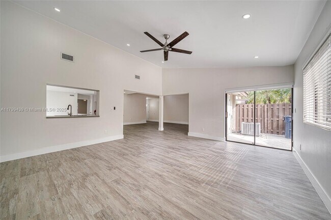 Building Photo - 9068 SW 129th Ln