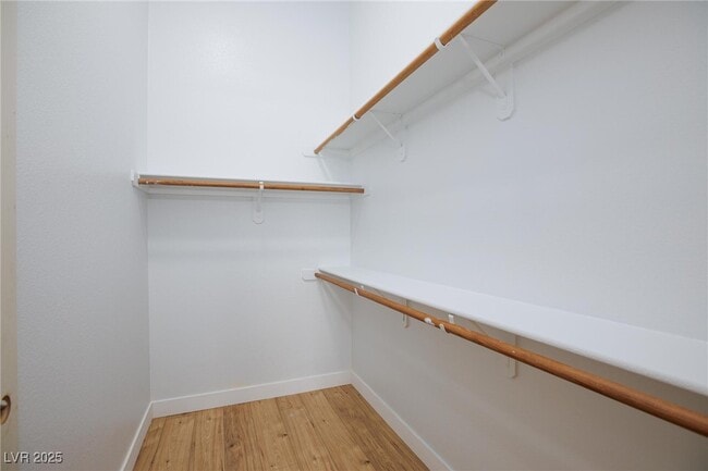 Building Photo - 2305 W Horizon Ridge Pkwy