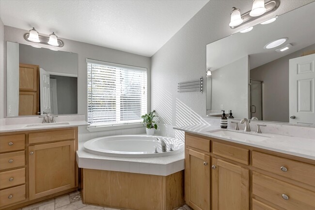 Building Photo - 2325 Cherrystone Dr