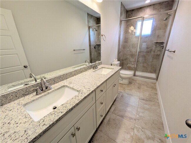 Building Photo - 360 Caveside Dr