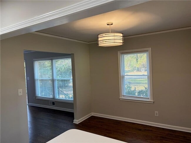 Building Photo - 1990 S Columbia Pl