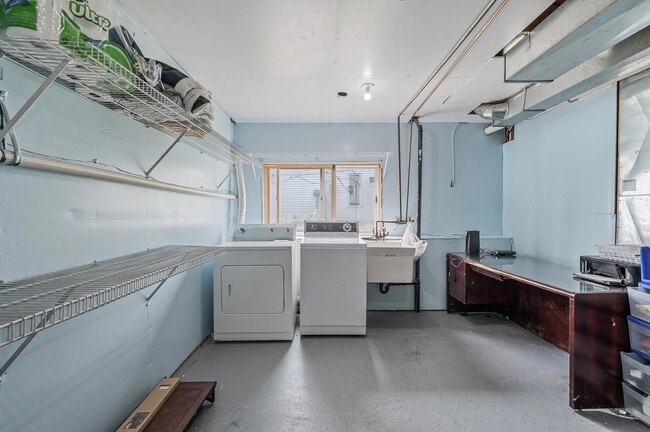 Building Photo - 852 Sunrise Dr