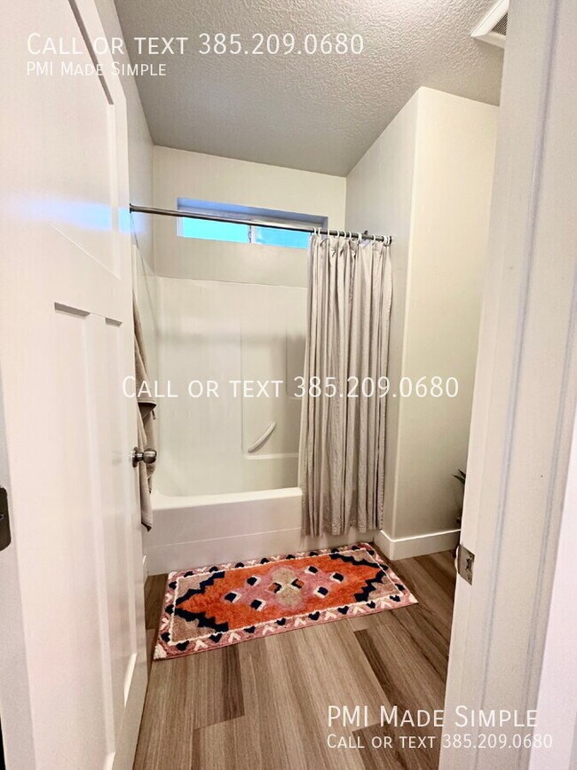 Building Photo - Move in Special! Condo with Amazing Views ...