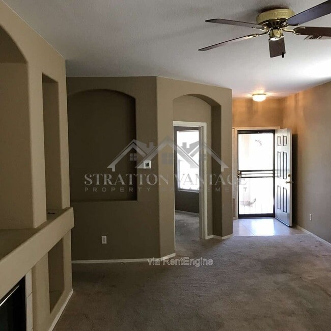 Building Photo - 14149 W Weldon Ave