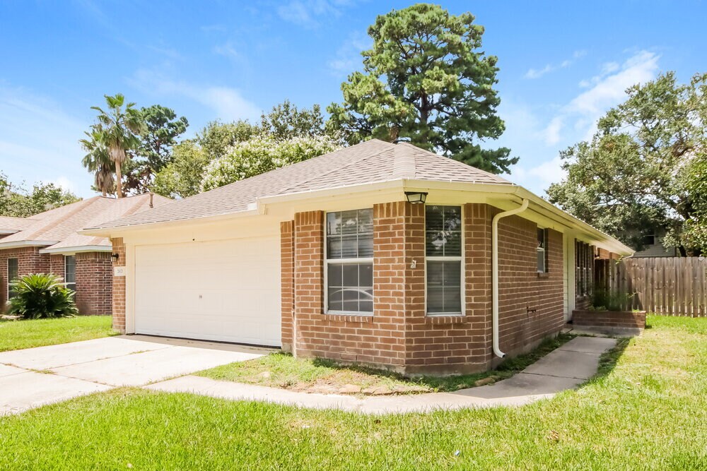 Building Photo - 26126 Cypresswood Dr