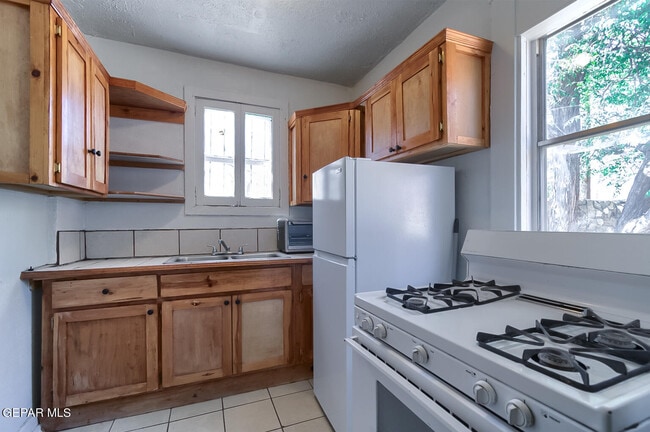 Building Photo - 1305 E Rio Grande Ave