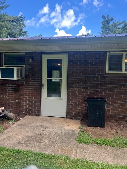 Building Photo - 1 Popple Dr