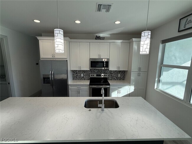 Building Photo - 4627 Agualinda Blvd