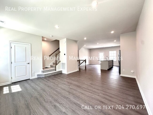 Building Photo - 1305 May Apple Dr