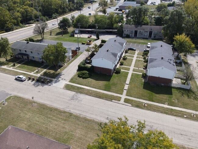 Building Photo - 4401-4407 Eastridge Dr