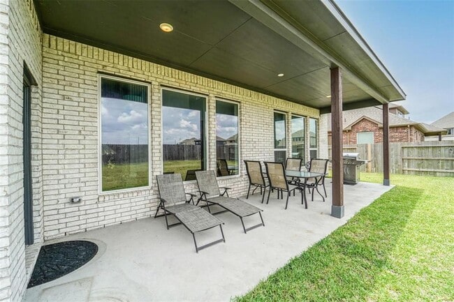 Building Photo - 13915 Foyt Dr