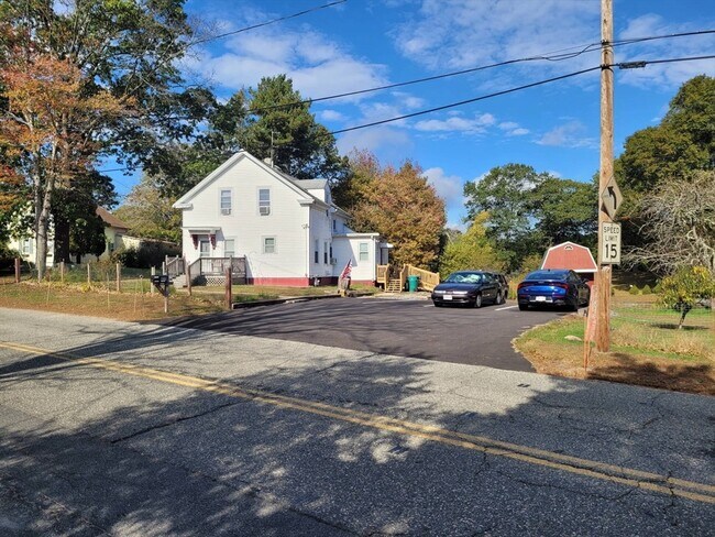 Building Photo - 435 Brown St