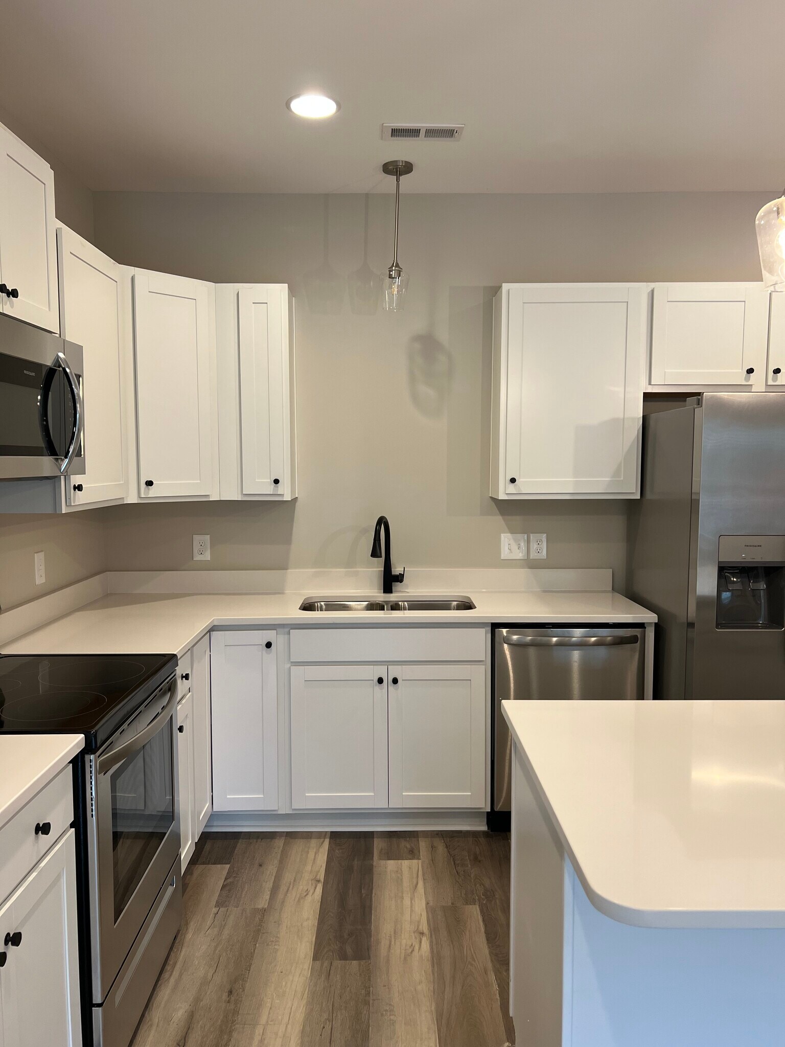 Building Photo - 3117 Rustic Charm Way