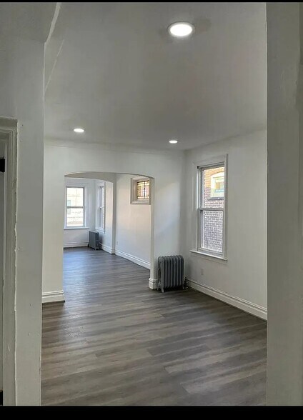 Building Photo - 275 Linden Ave